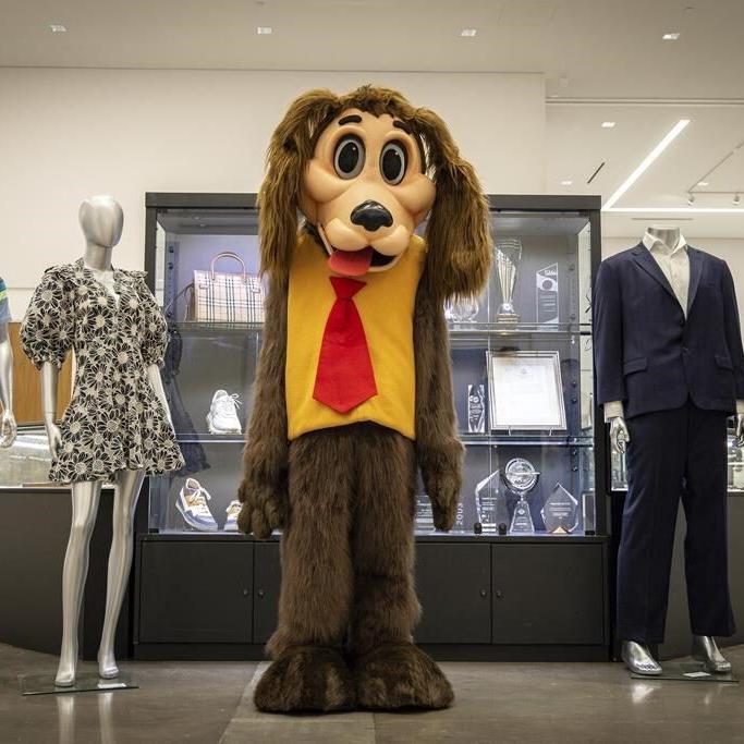 From a ludicrously capacious bag to fake sausages: 'Succession' props draw luxe prices